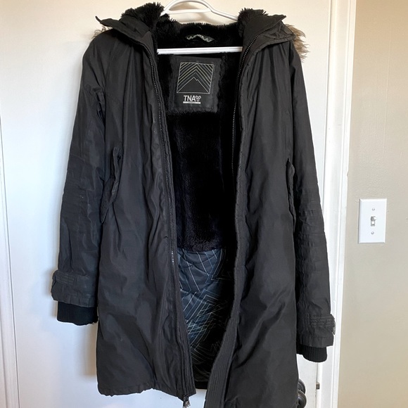 Tna parka - Picture 1 of 12